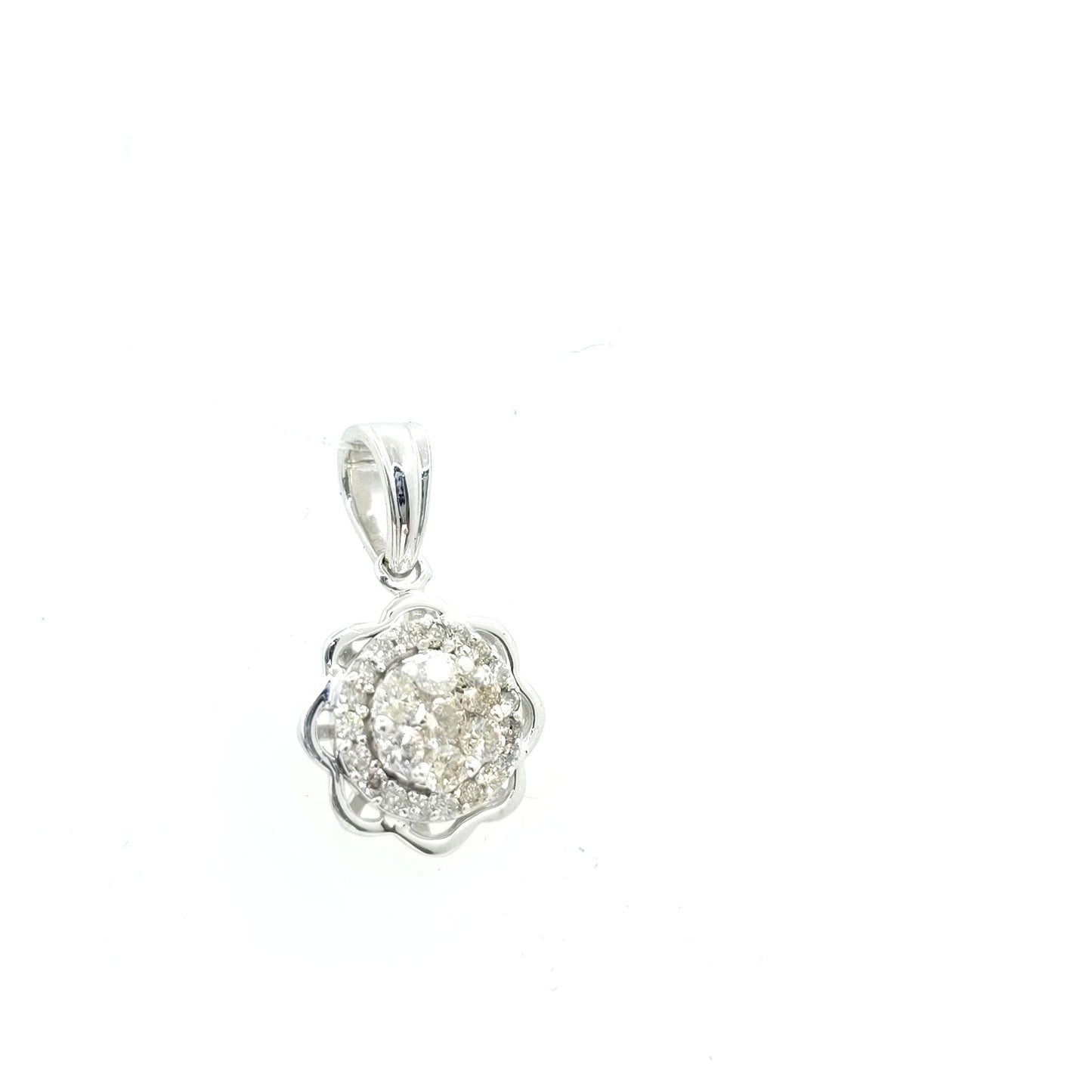 10KT White Gold 0.25ctw Diamond Cluster Pendant – IGI Certified