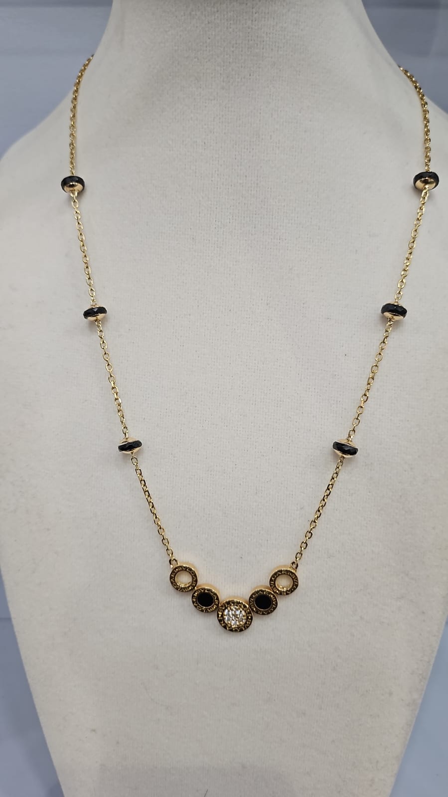 18kt Gold Mangalsutra with Black Onyx with 3 Stations