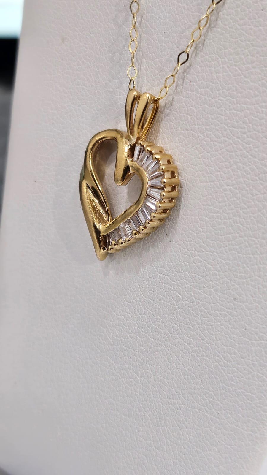 14K Yellow Gold Baguette 0.25ct Diamond Open Heart Necklace - 18" Chain - Pristine J LLC