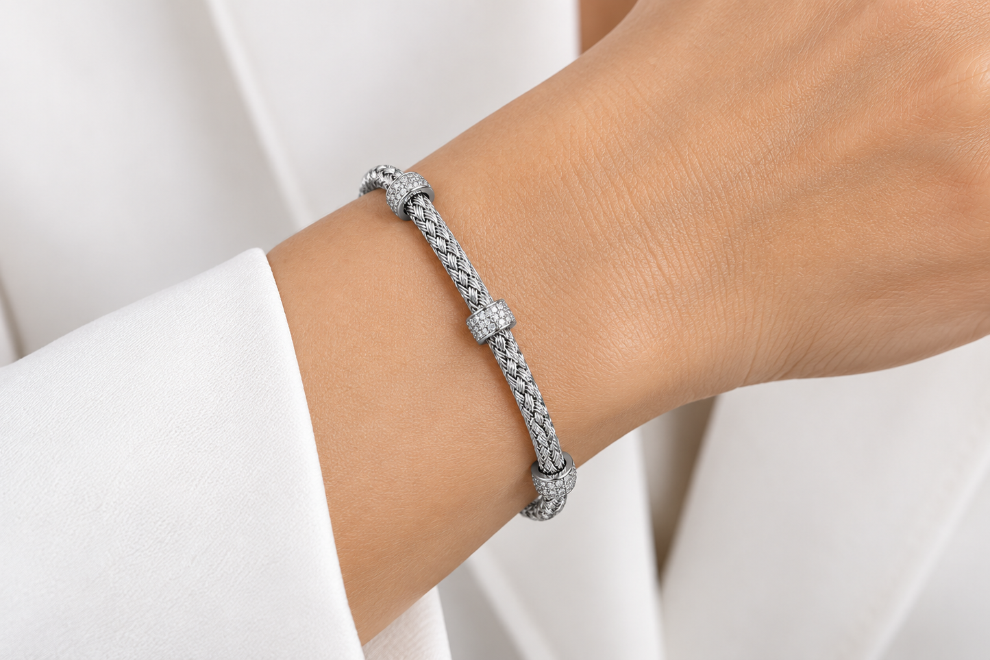 14Kt White Gold 6.31Gm Flex Rope Bangle With 0.15Ctw Natural Diamond