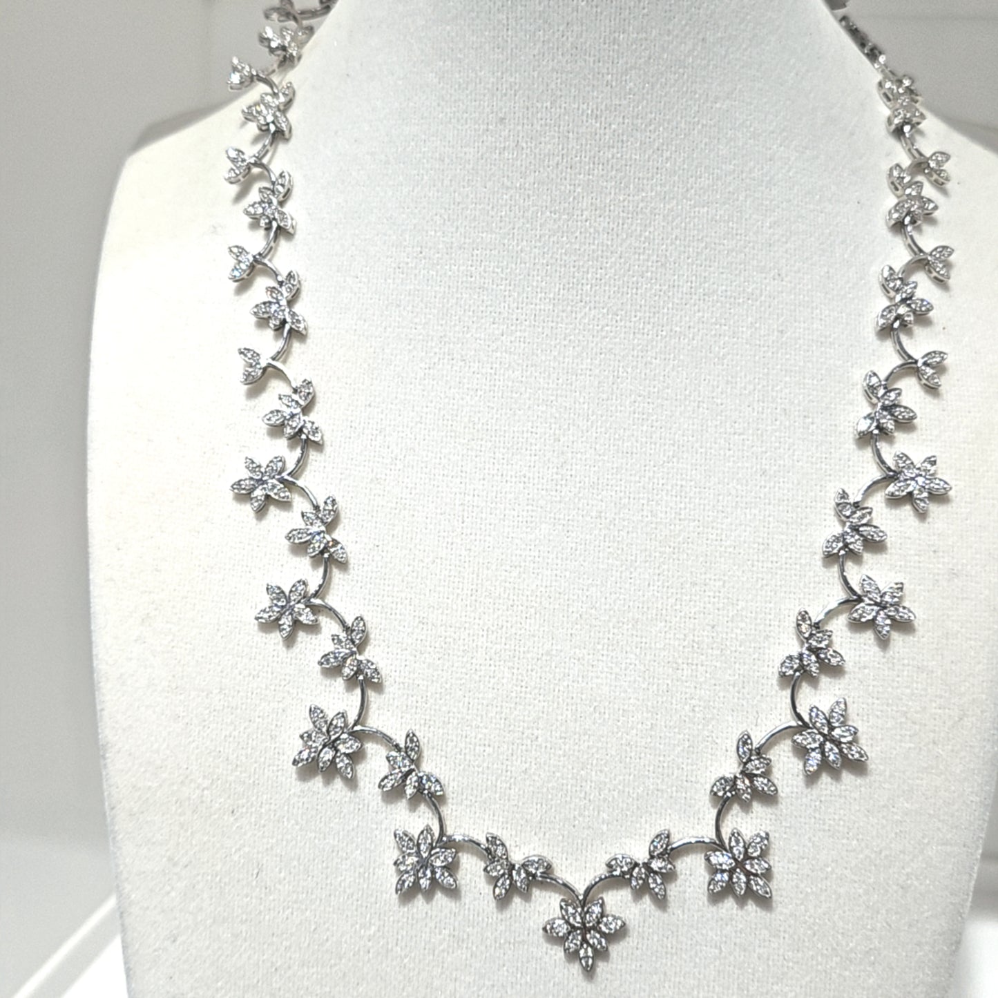 4.03ctw Flower Design Natural Diamond Necklace in 14kt White Gold