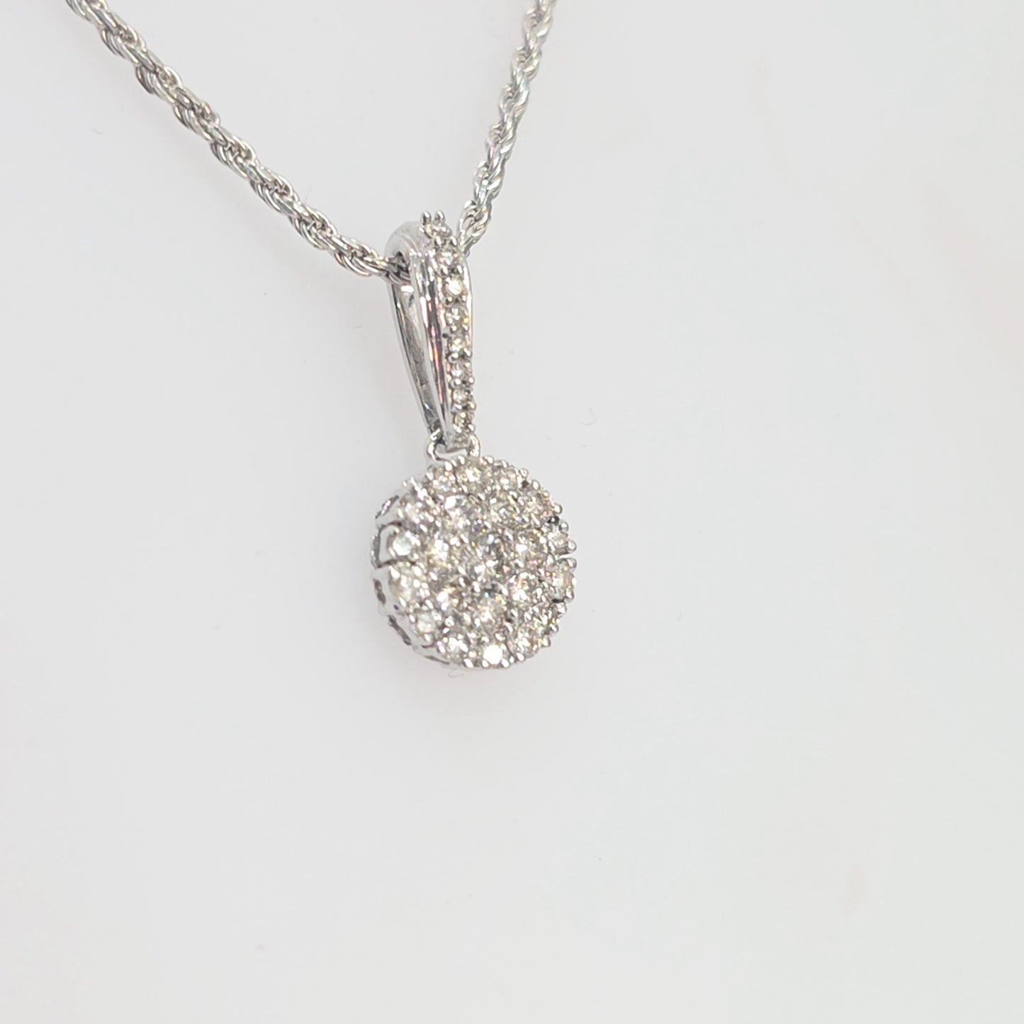 14K Gold 0.50 CTW Diamond Cluster Round Halo Necklace Pendant
